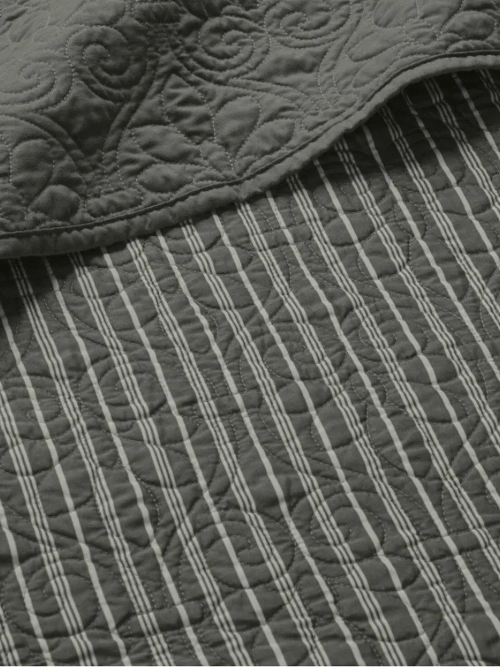 Fitted Reversible Gray Striped Daybed Cover with Three Pillow Cases